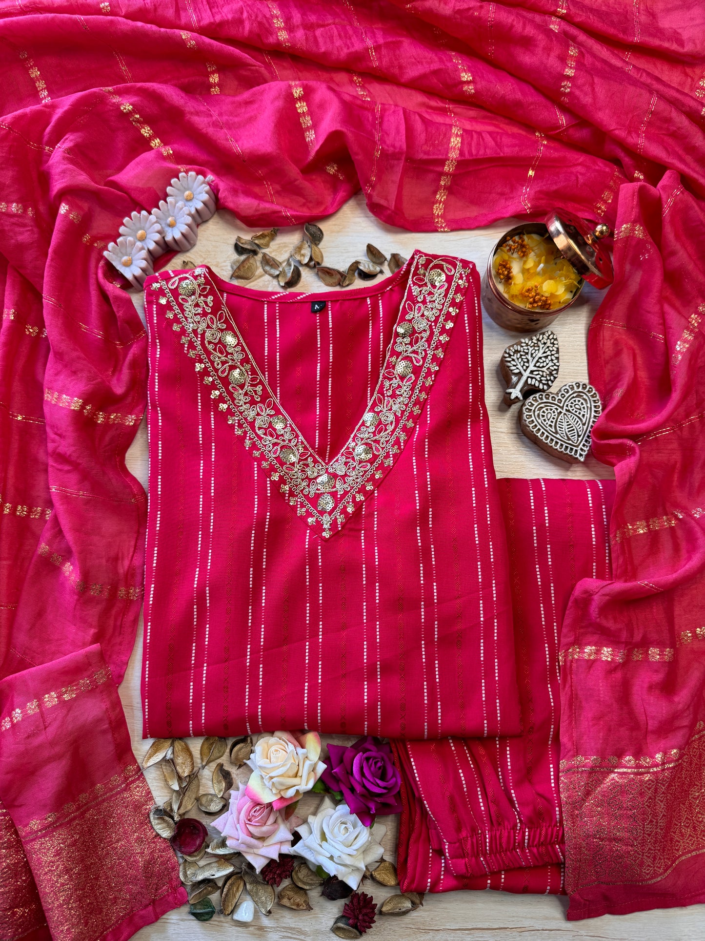Surakh Suit Set