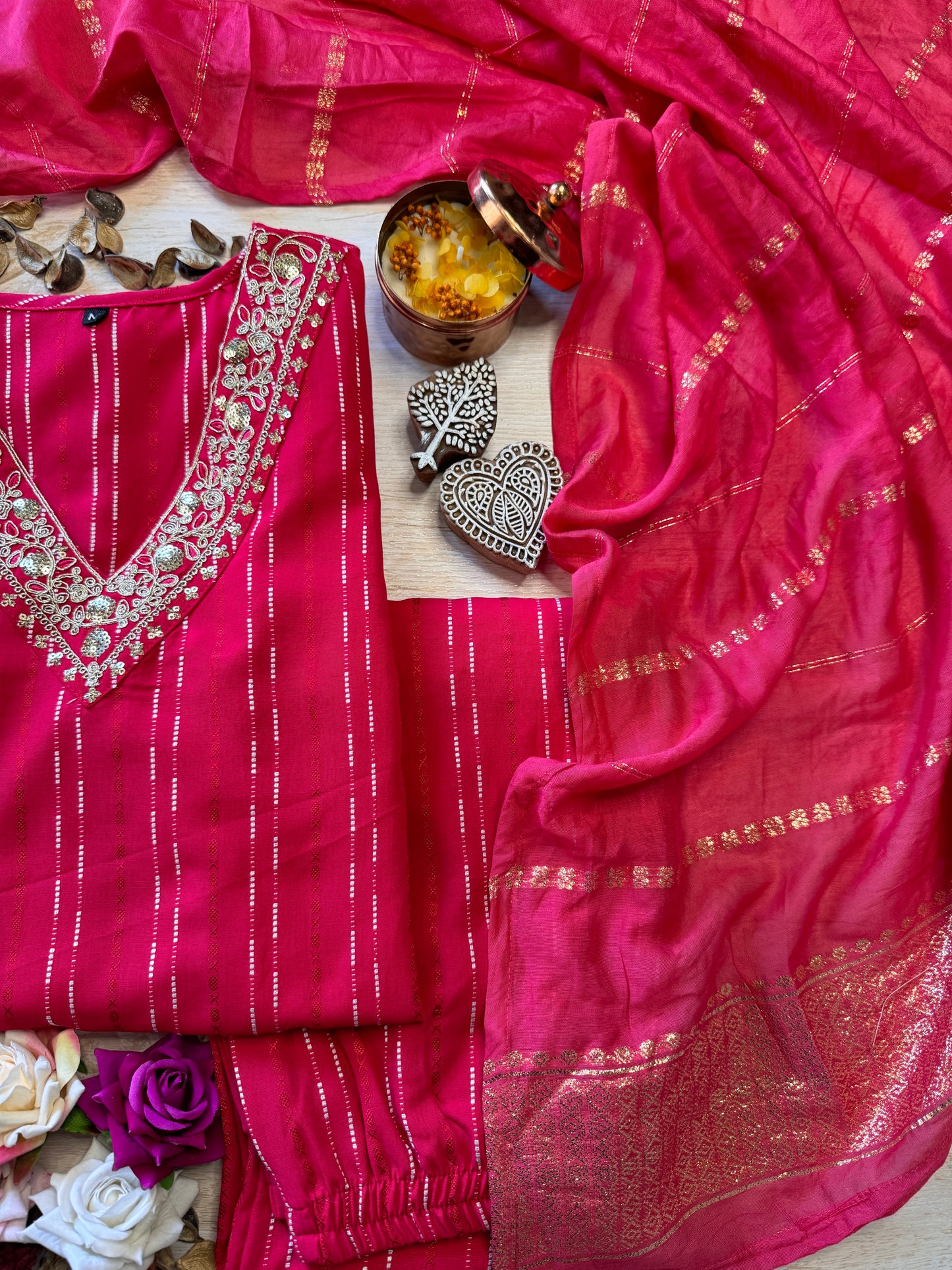 Surakh Suit Set
