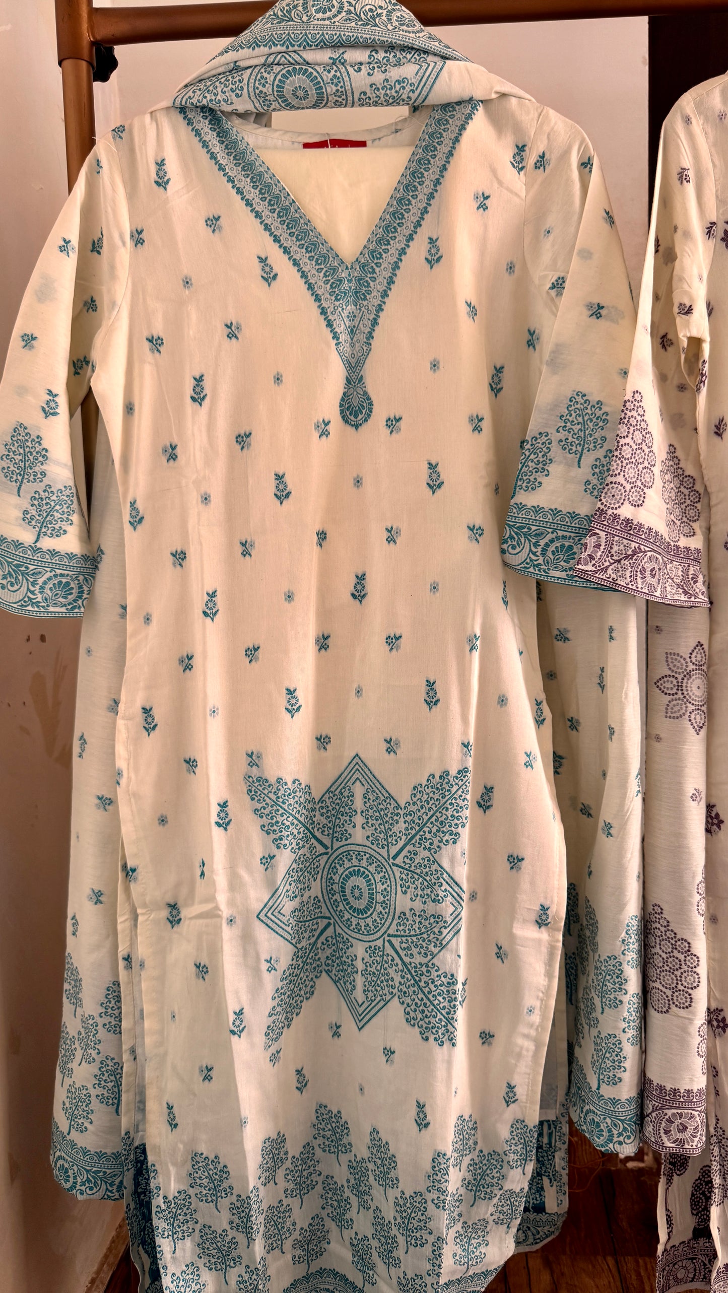 Aradhya Suit Set