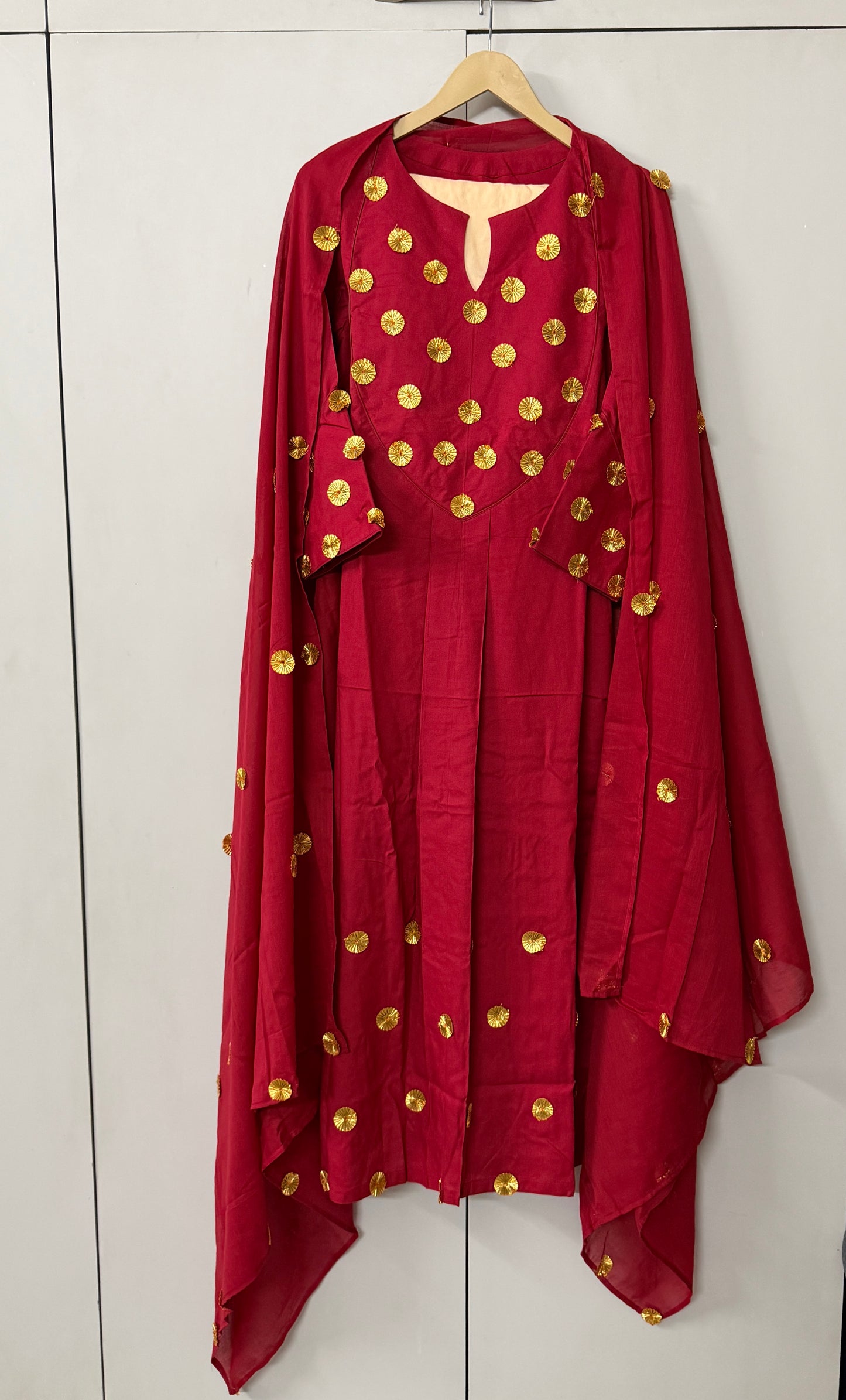 Laal Rasila Suit Set