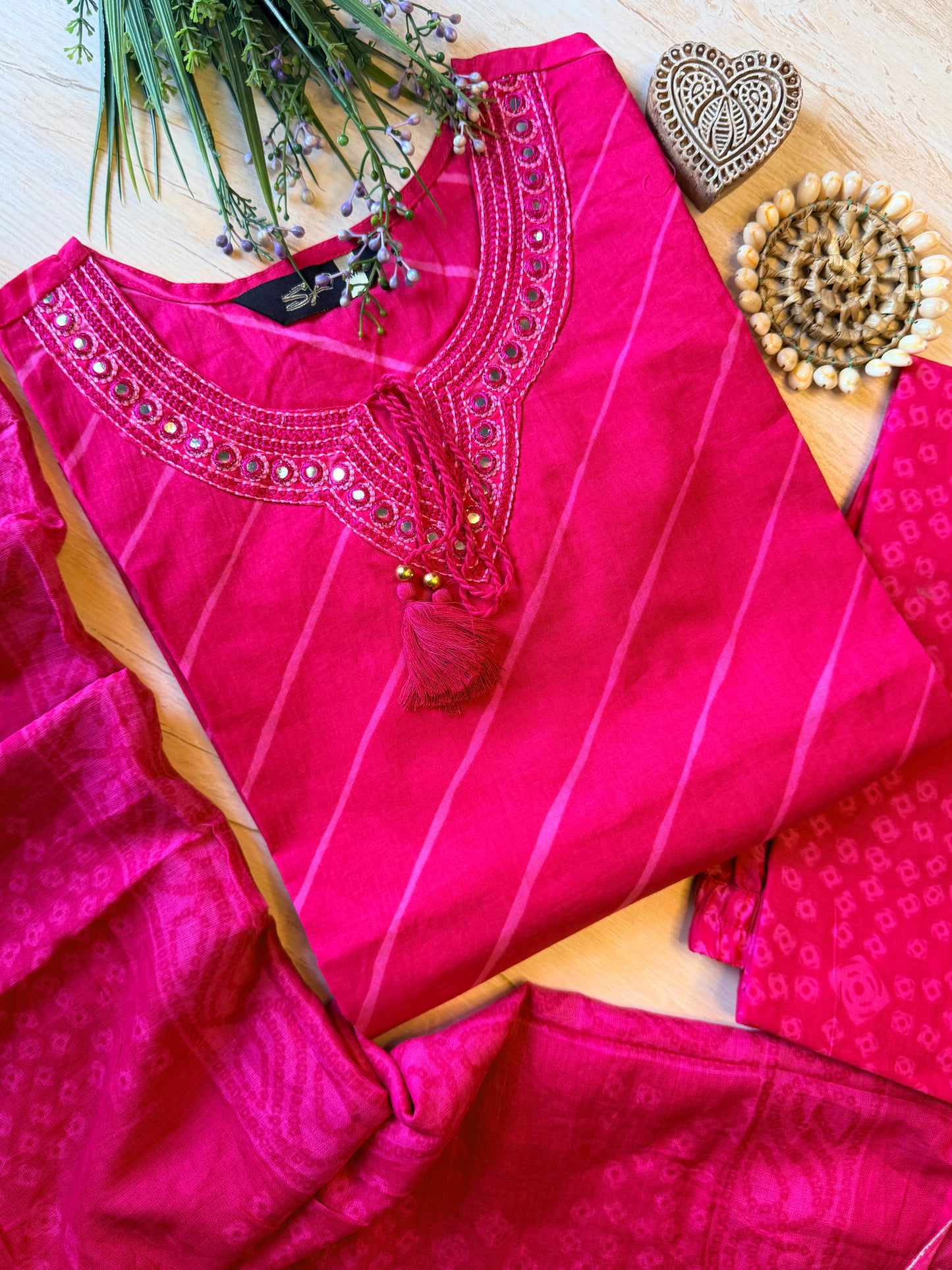 Roop Suit Set