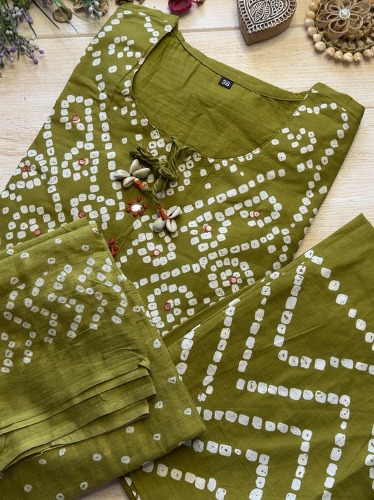 Green Bandhani Suit Set