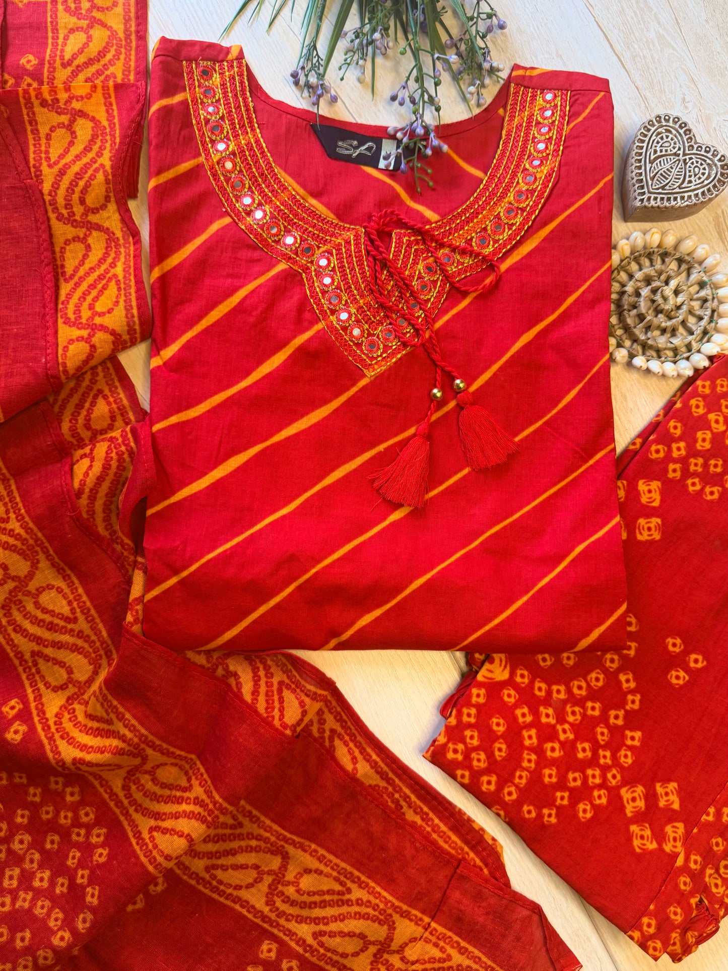 Roop Suit Set