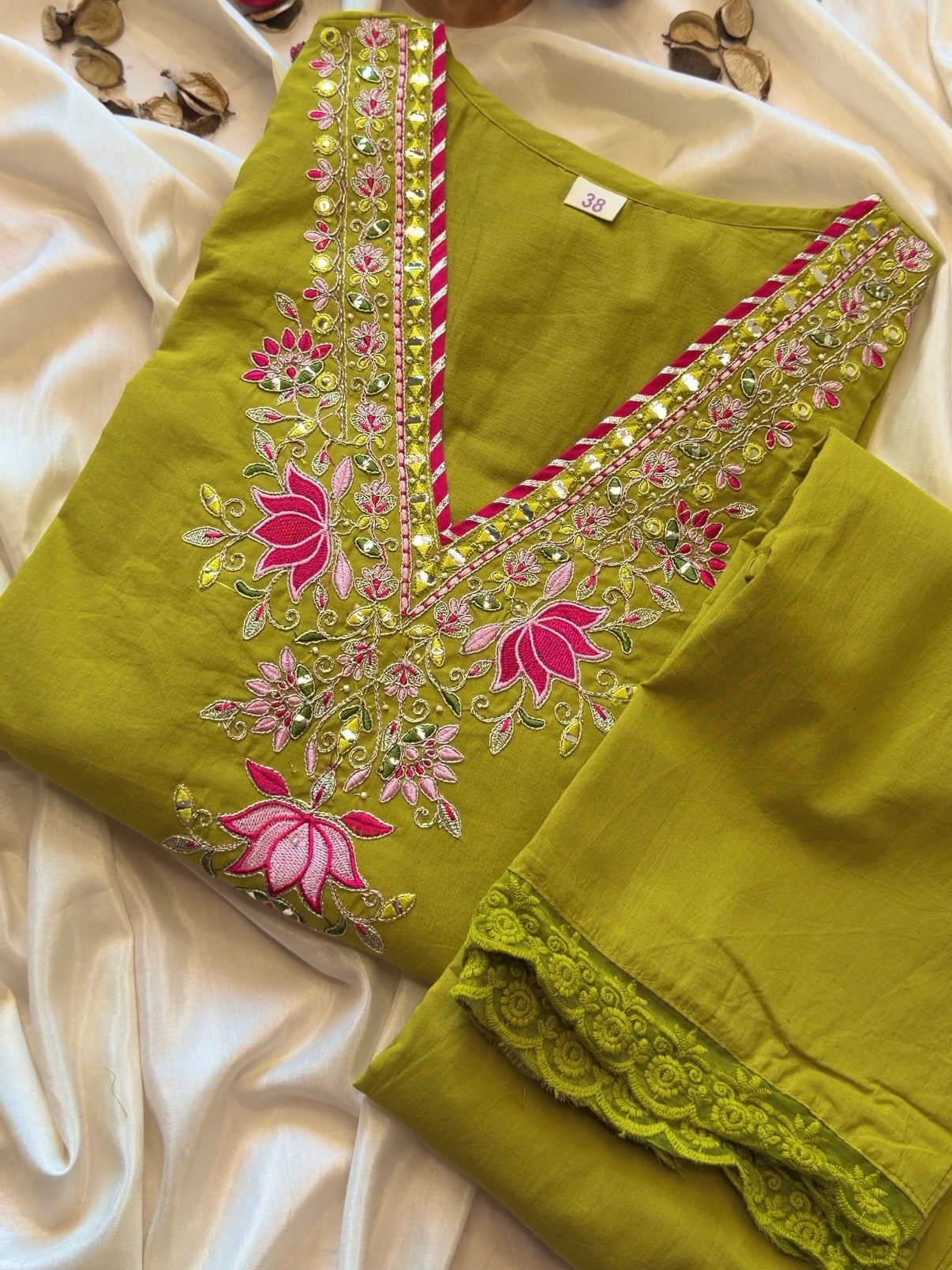 Vrindavan Hariya Suit Set