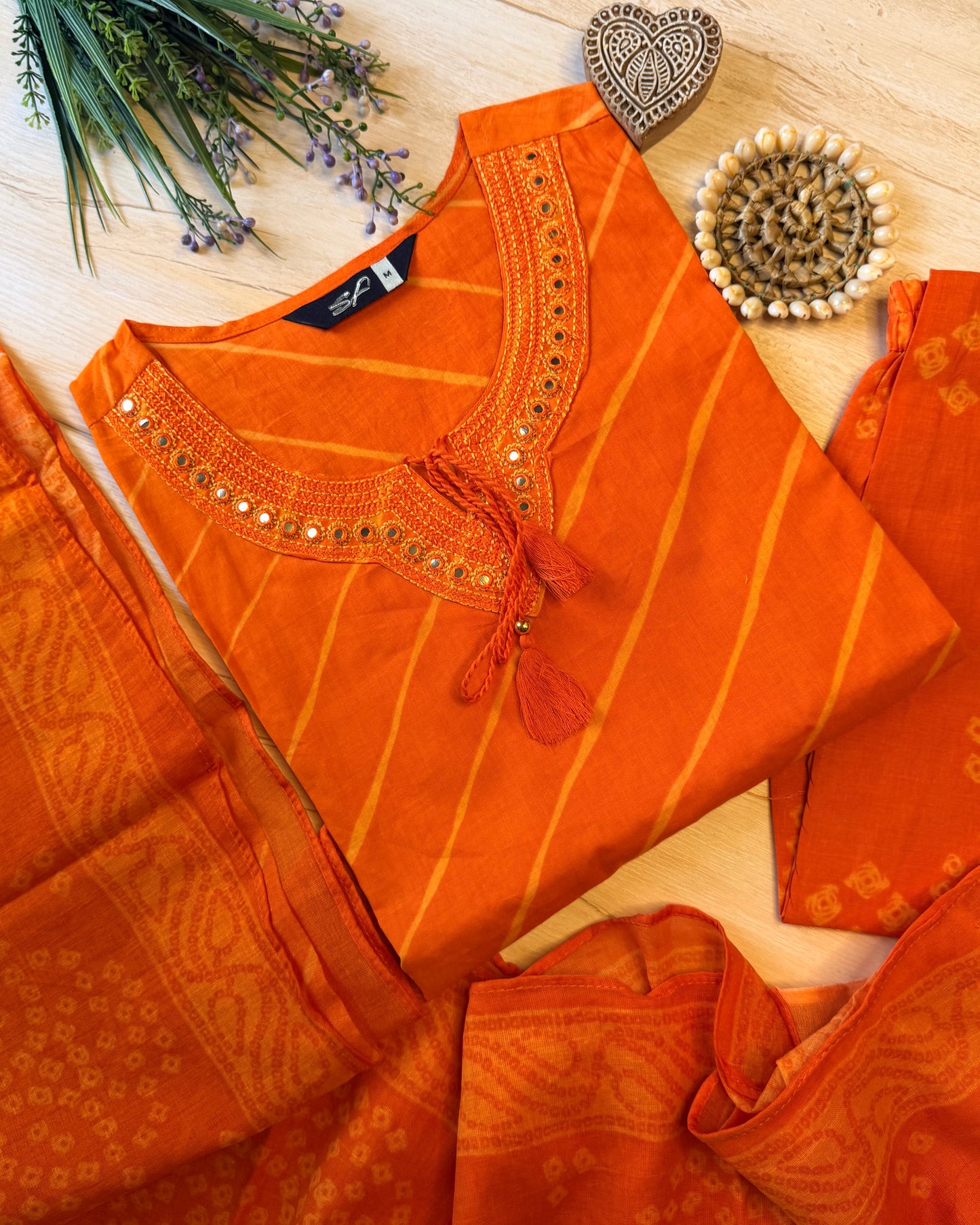 Roop Suit Set