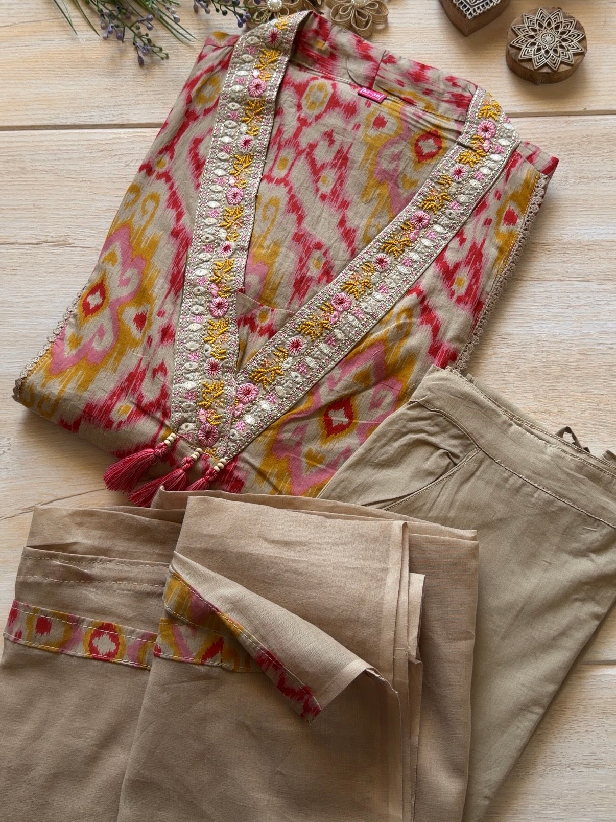 Ikkat Gulabi Suit Set