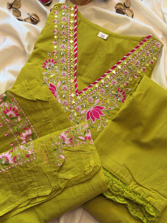 Vrindavan Hariya Suit Set