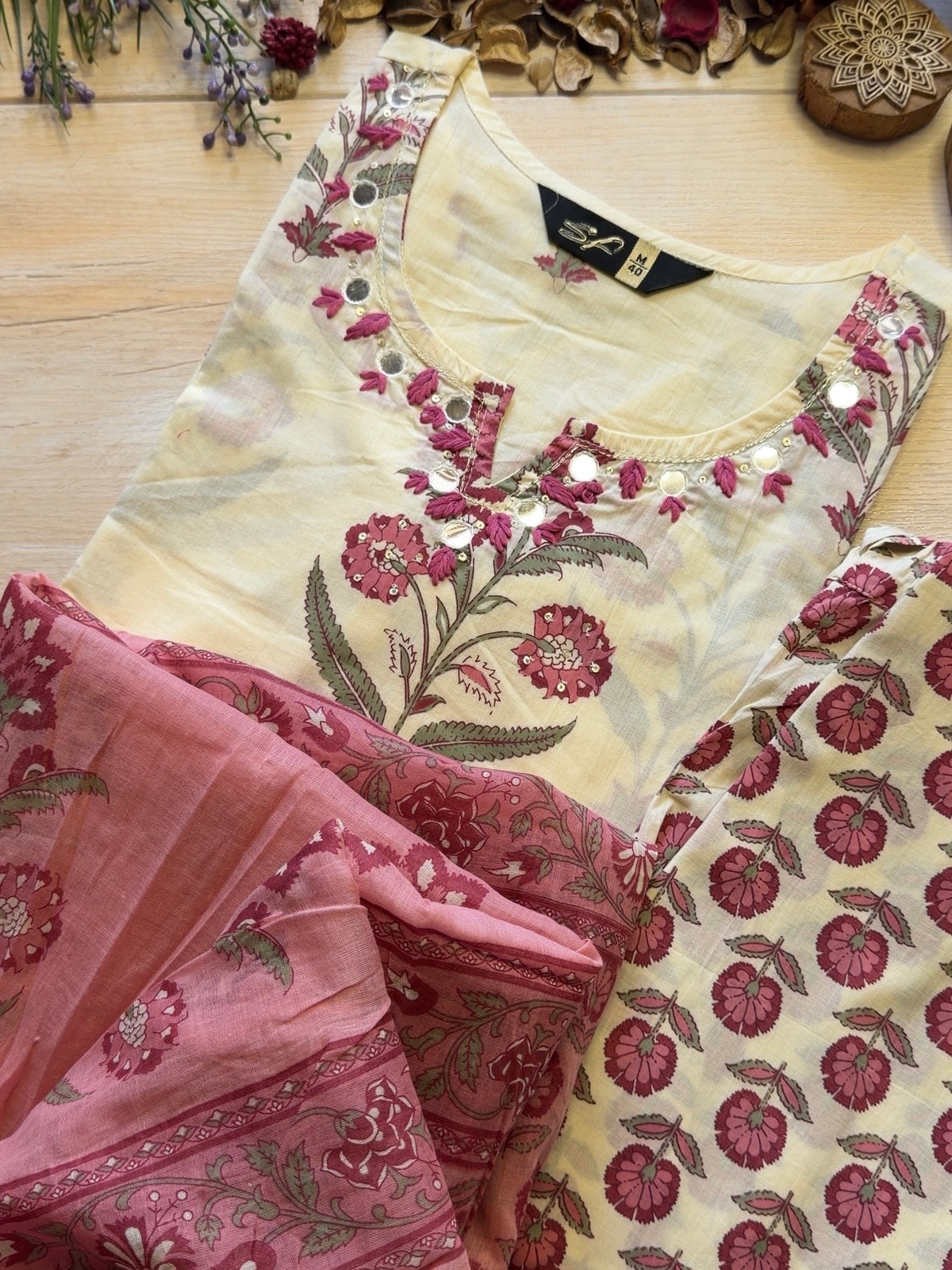 Gulabi Gulnaar Suit Set